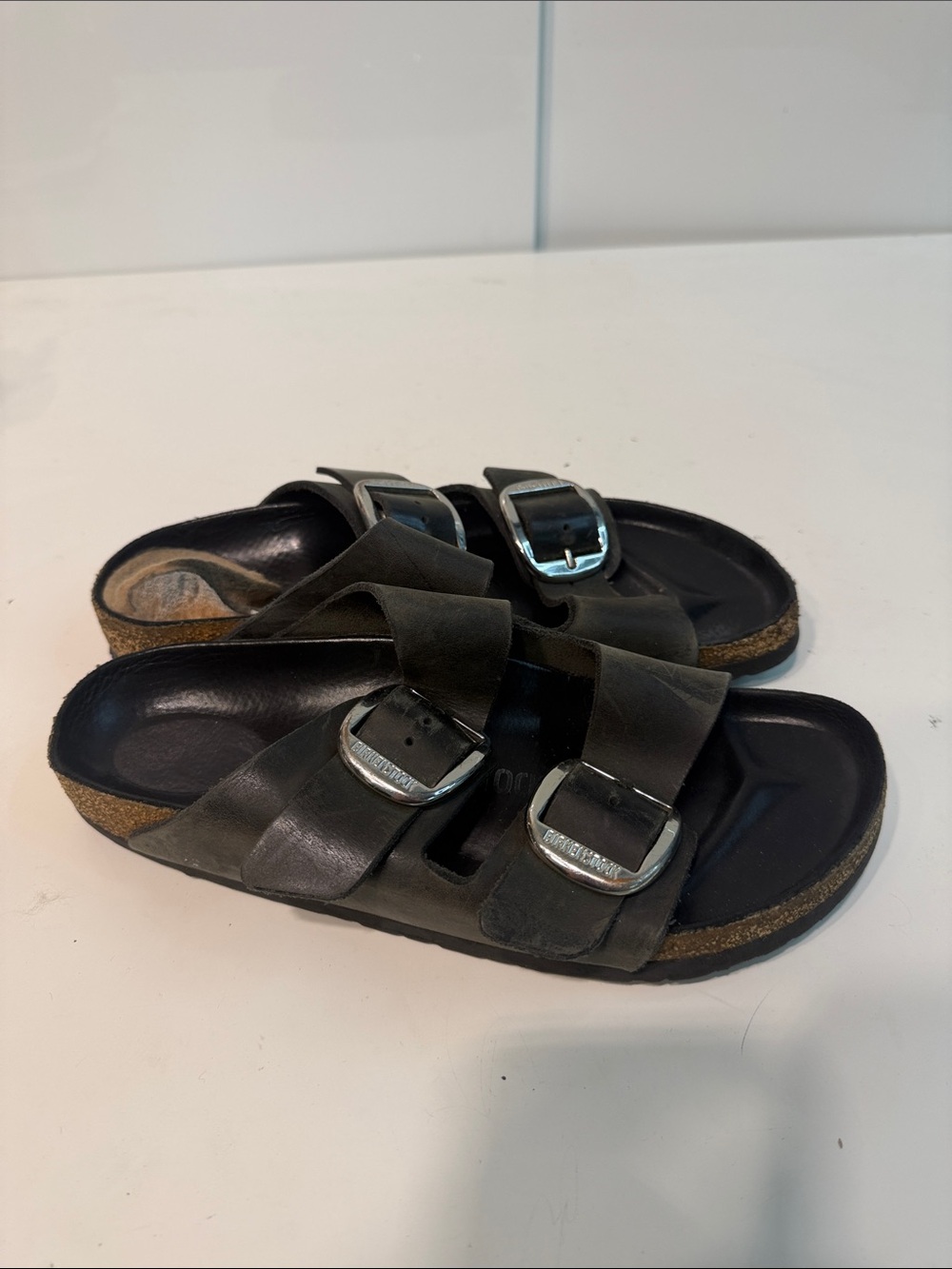 Used Birkenstock clogs women’s size 9 black sandals